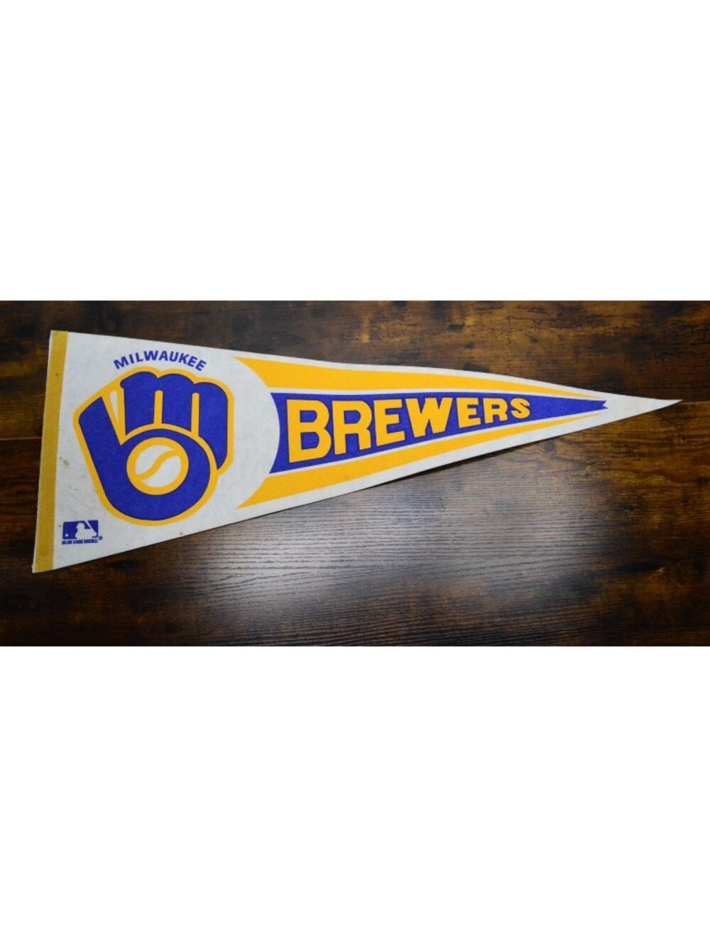 Vintage MLB Milwaukee Brewers pennant baseball collectible 30 inches